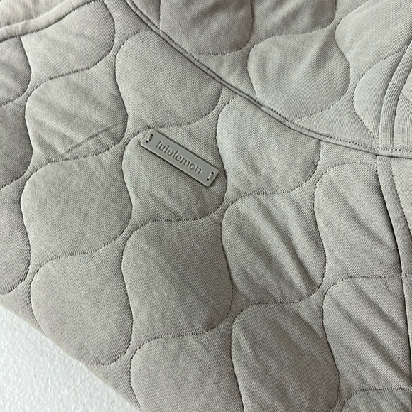 Lululemon  Sz XS/S Scuba Oversized Quilted Half Zip in Riverstone NWT - Picture 11 of 11